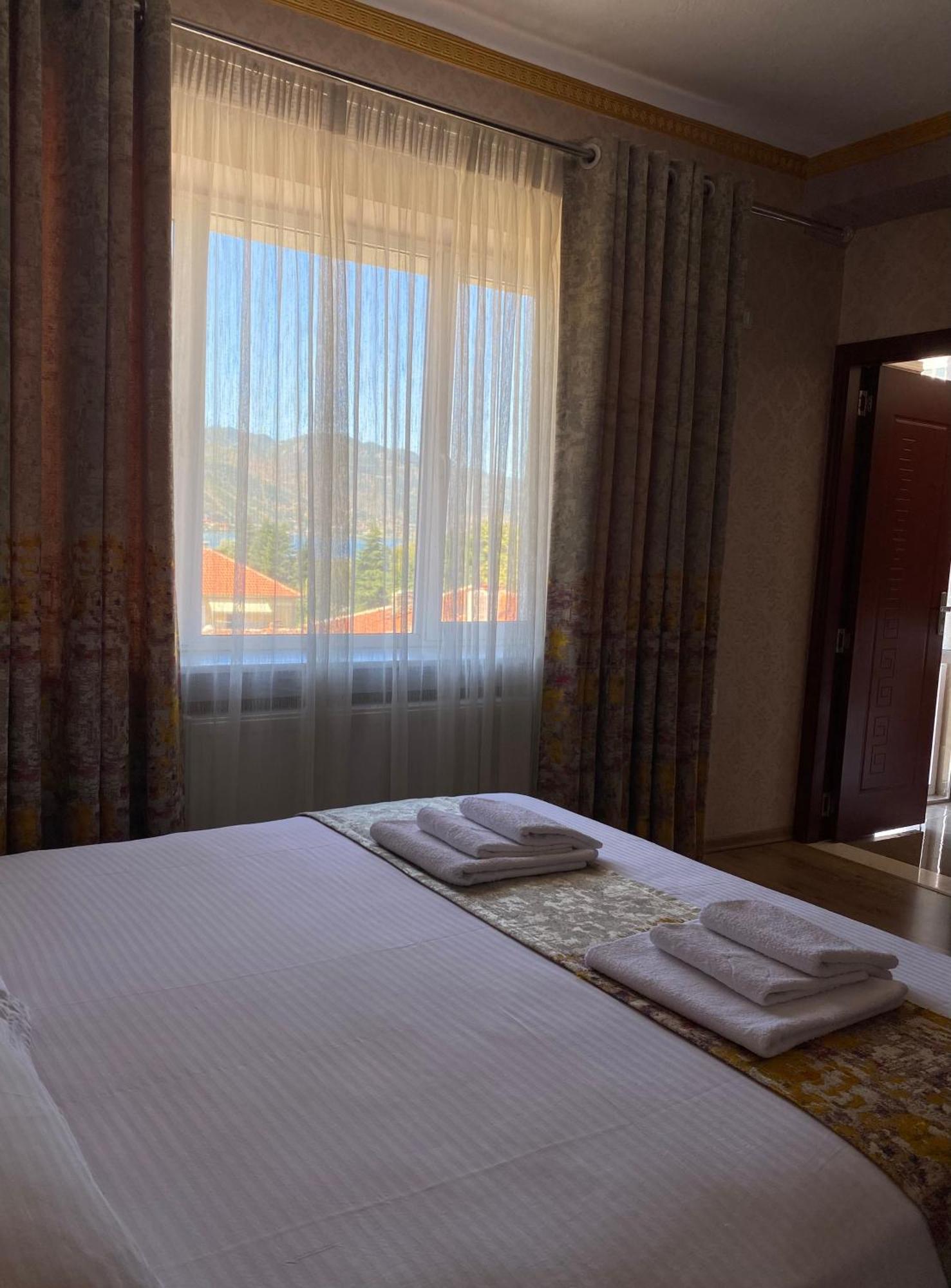 British Hotel Pogradec Bagian luar foto