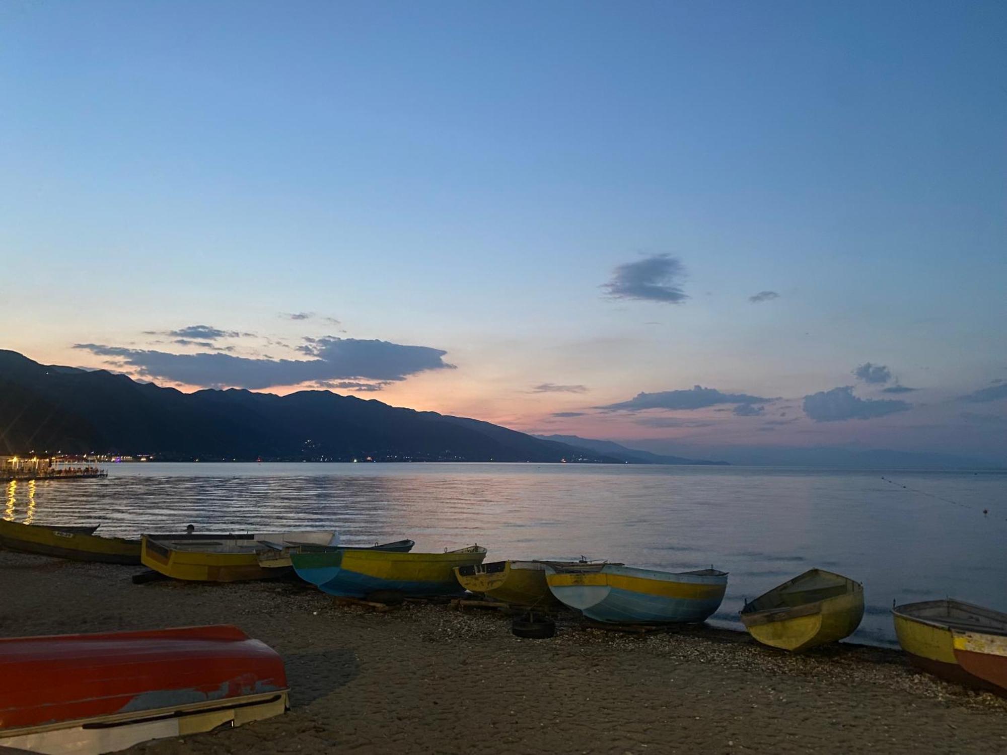 British Hotel Pogradec Bagian luar foto