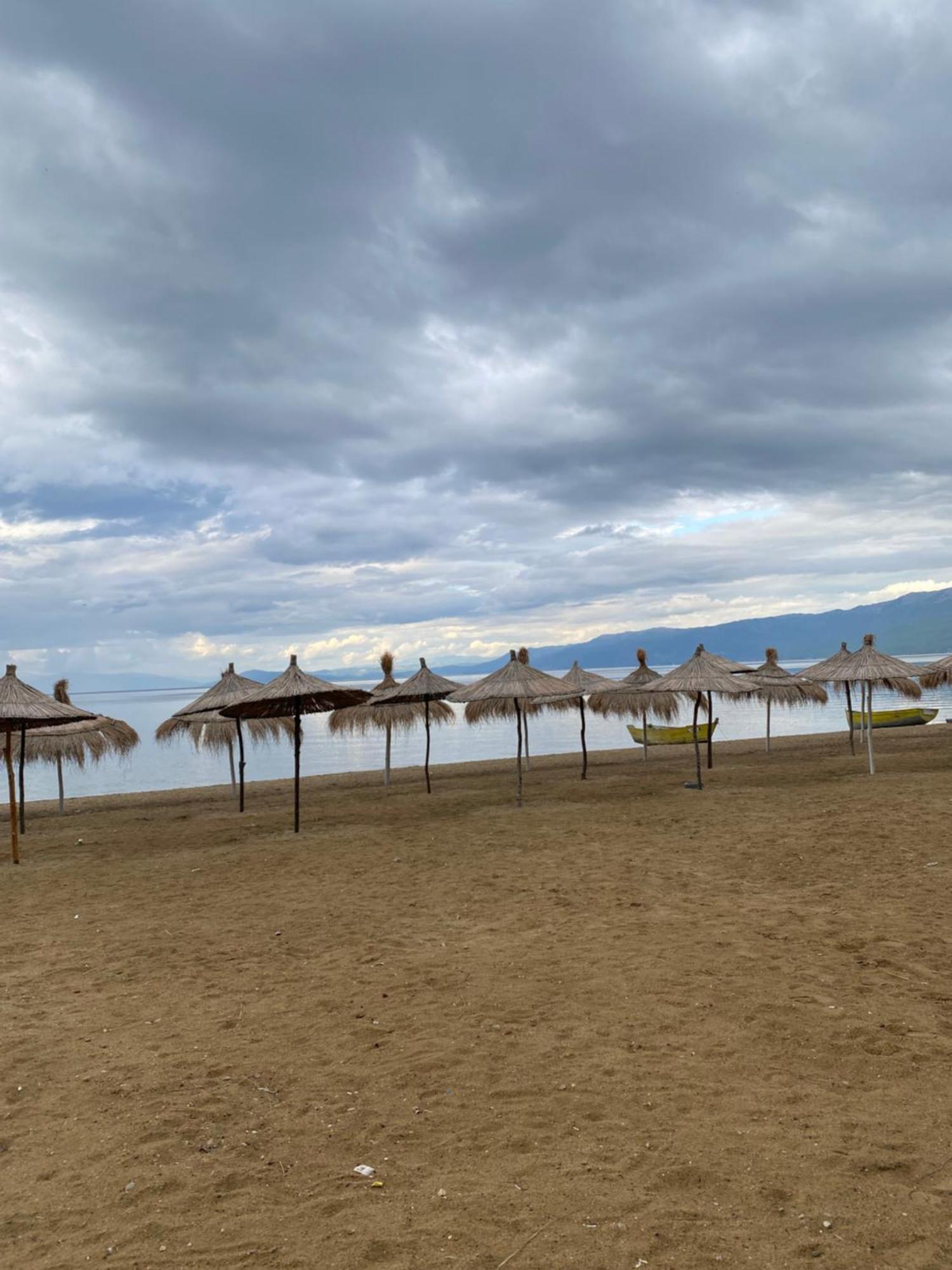 British Hotel Pogradec Bagian luar foto